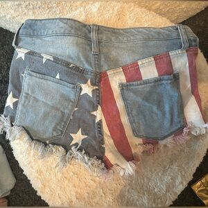 American flag cute jean shorts!! Light denim!